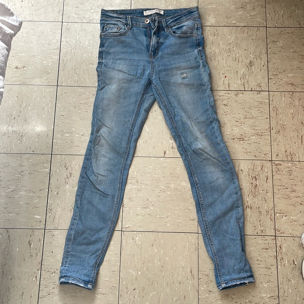 Stradivarius High waist Skinny Jeans. Light wash, Size US 02 EUR 34